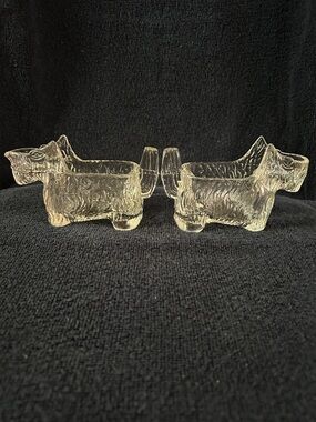 L.E. Smith Pressed Clear Glass Scottie Dog Creamers set of 2
